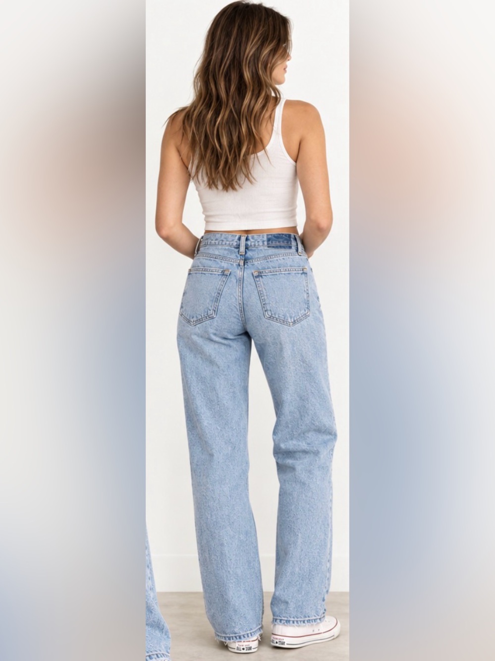 Abercrombie & Fitch The 90s Relaxed Jean High Rise – Size 26 Short – Light Wash - Picture 2 of 5
